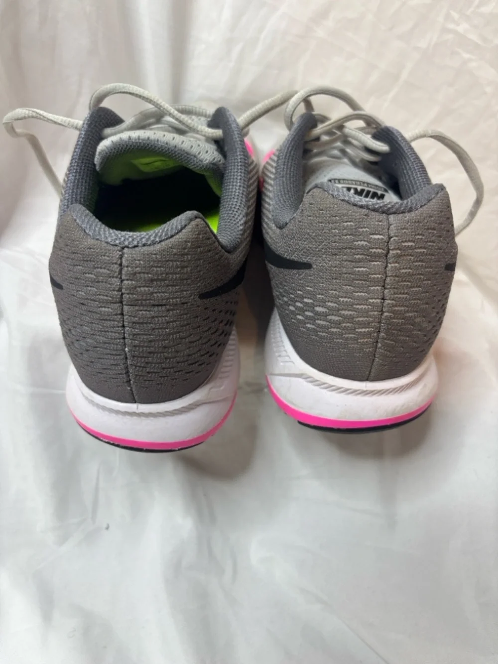 Nike Women’s Zoom Pegasus 33 - Picture 6 of 10